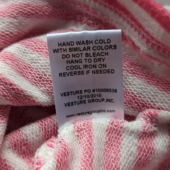 Adorable Top with Peekaboo Unicorn - Picture 5 of 7